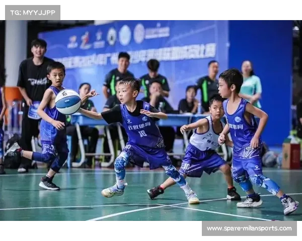 龙狮篮球俱乐部启动青少年篮球公益计划 助力社区体育发展 龙狮篮球俱乐部启动青少年篮球公益计划 助力社区体育发展